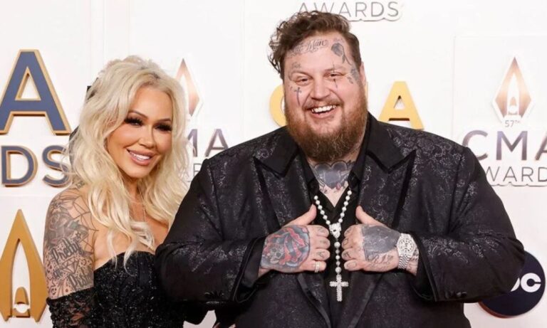 what-is-bunnie-xo-net-worth-everything-you-should-know-about-her-success